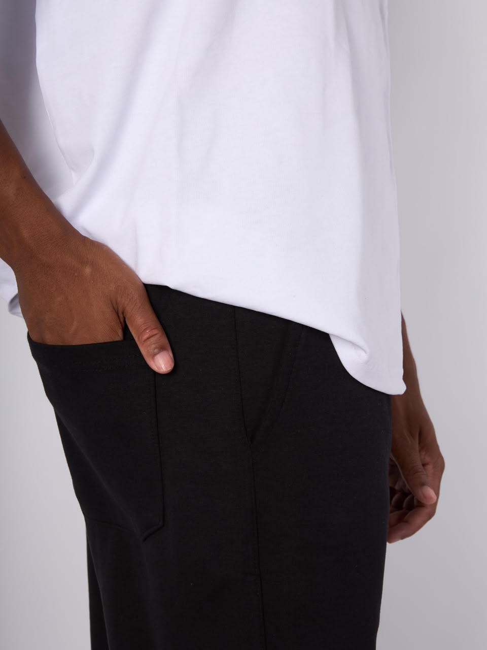 Baseline Essential -Black